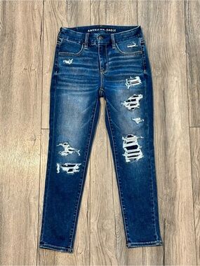 American Eagle Hi-Rise Jegging Crop Distressed Jeans Size 4 Short